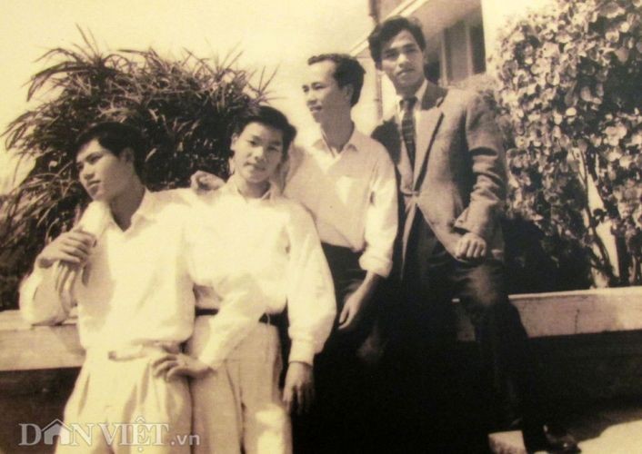 Tổng Bí thư, Chủ tịch nước và chuyện bức ảnh độc đáo thời sinh viên hình ảnh 2 tong bi thu, chu tich nuoc va chuyen buc anh doc dao thoi sinh vien hinh anh 2