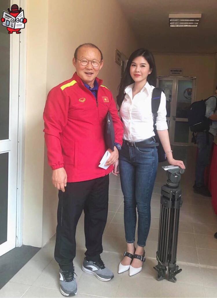 Nữ MC đóng "Người phán xử" từng xuất hiện bên HLV Park giờ ra sao? hình ảnh 3 nu mc dong "nguoi phan xu" tung xuat hien ben hlv park gio ra sao? hinh anh 3