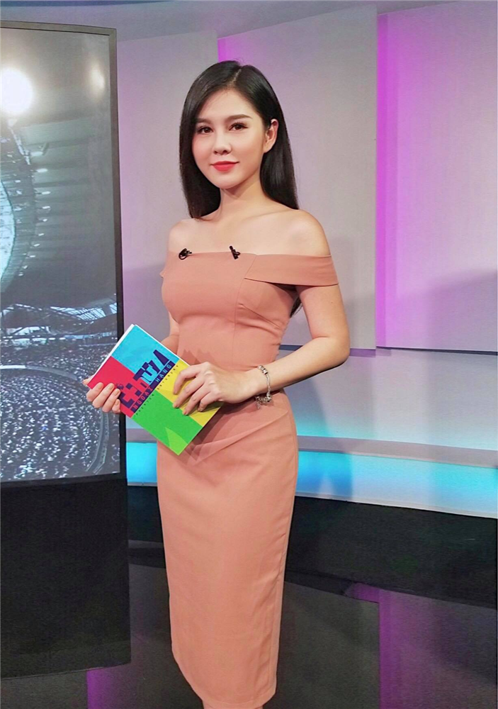 Nữ MC đóng "Người phán xử" từng xuất hiện bên HLV Park giờ ra sao? hình ảnh 5 nu mc dong "nguoi phan xu" tung xuat hien ben hlv park gio ra sao? hinh anh 5