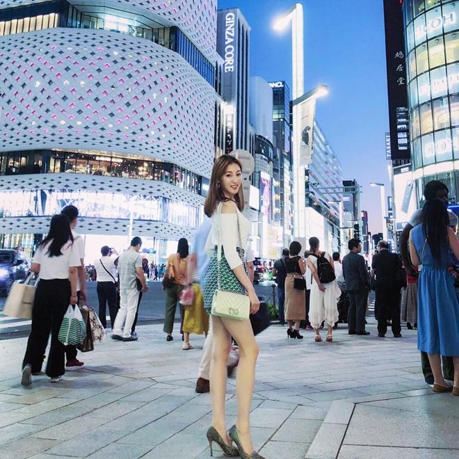 Hai cô đào xứ Cảng thơm sống thế nào sau chia tay tình già đáng tuổi bố hình ảnh 8 hai co dao xu cang thom song the nao sau chia tay tinh gia dang tuoi bo hinh anh 8