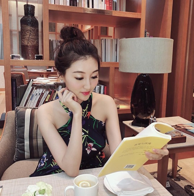 Hai cô đào xứ Cảng thơm sống thế nào sau chia tay tình già đáng tuổi bố hình ảnh 11 hai co dao xu cang thom song the nao sau chia tay tinh gia dang tuoi bo hinh anh 11