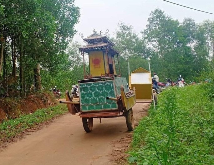 Bàng hoàng phát hiện thi thể 2 thanh niên nằm gần nhau ở bìa rừng - Ảnh 1. Bàng hoàng phát hiện thi thể 2 thanh niên nằm gần nhau ở bìa rừng - Ảnh 1.