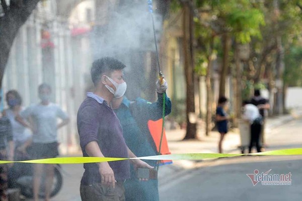 Hành trình di chuyển của 2 bệnh nhân nhiễm Covid-19 tại Hà Nội Hành trình di chuyển của 2 bệnh nhân nhiễm Covid-19 tại Hà Nội