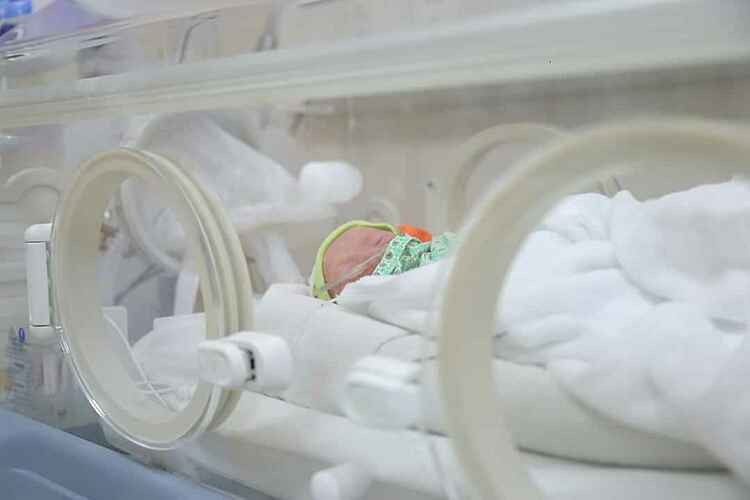 Các bé được đón về Khoa Sơ sinh theo dõi và chăm sóc tại phòng riêng. Ảnh: Bệnh viện cung cấp