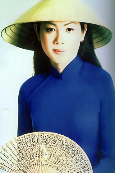 Á hậu Việt Nam 1992 bỏ showbiz làm tiếp viên hàng không vẫn trẻ đẹp ở tuổi 45 Á hậu Vi Thị Đông bỏ showbiz làm tiếp viên hàng không, U50 vẫn đẹp