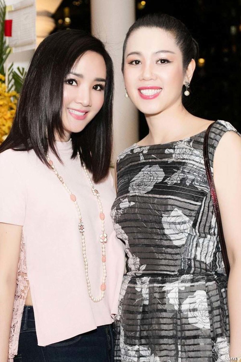 Á hậu Việt Nam 1992 bỏ showbiz làm tiếp viên hàng không vẫn trẻ đẹp ở tuổi 45 Á hậu Vi Thị Đông bỏ showbiz làm tiếp viên hàng không, U50 vẫn đẹp