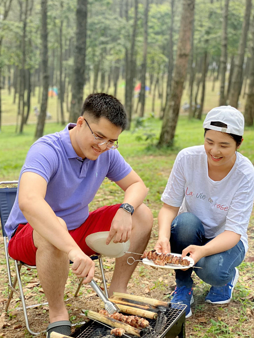 Một nửa của Ngọc Hân là Phạm Phú Đạt, đang công tác ở Bộ Ngoại giao. Họ yêu nhau nhiều năm nhưng mới đây Hoa hậu Việt Nam 2010 mới cởi mở chia sẻ bạn trai với công chúng. Ban đầu, họ yêu xa nhưng chính khoảng cách ấy gắn kết họ bền chặt bên nhau. Cặp đôi cũng có chung sở thích du lịch mỗi khi rảnh rỗi.
