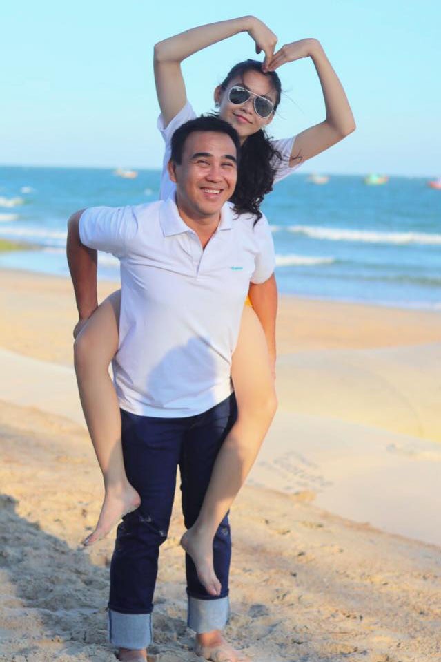 Quyền Linh: Vợ chồng chung phòng nhưng tôi luôn nằm ngủ dưới đất MC Quyền Linh: Mấy chục năm qua, tôi chỉ ngủ dưới đất!