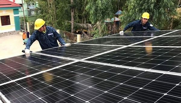 Xử lý rác thải pin mặt trời: Cần hoàn thiện hành lang pháp lý