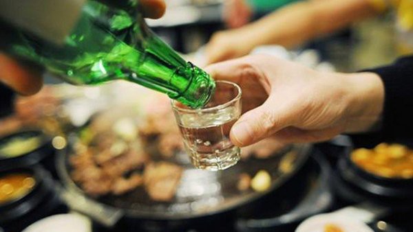 sếp ép nhân viên uống rượu, bia có phạm luật? hình 1 sep ep nhan vien uong ruou, bia co pham luat? hinh 1