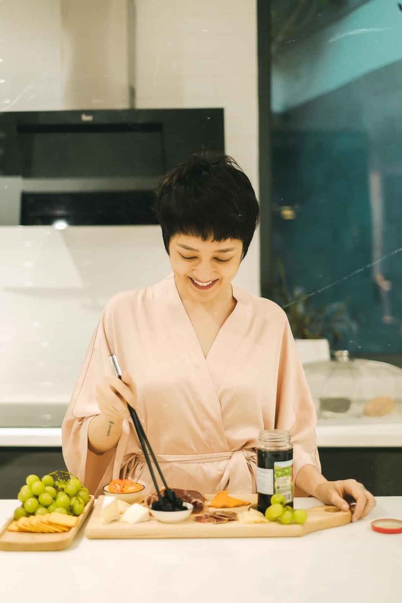 Bảo Anh tung loạt ảnh khoả thân quyến rũ trong phòng tắm