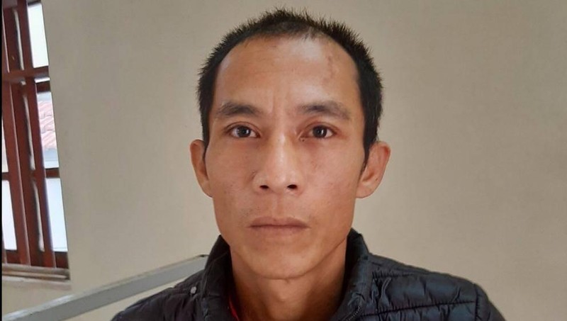 Nhắc đeo khẩu trang phòng COVID-19, Chủ tịch phường bị đuổi chém