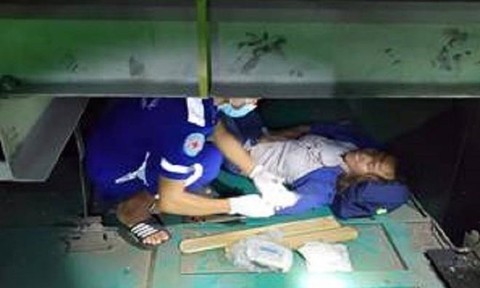 giai cuu nguoi phu nu ket duoi ho sau anh 2