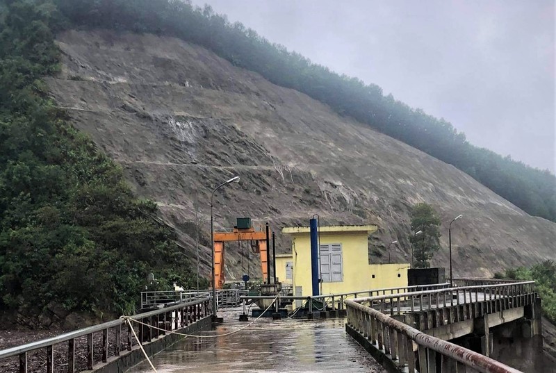 Lũ lớn, 2 vai đập Thủy điện Hố Hô vẫn an toàn