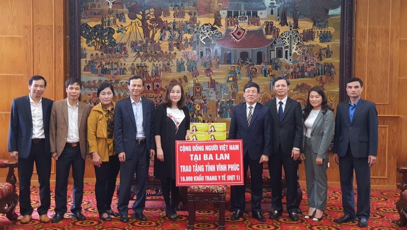 Kiều bào tại Ba Lan trao tặng 16.000 khẩu trang y tế cho tỉnh Vĩnh Phúc