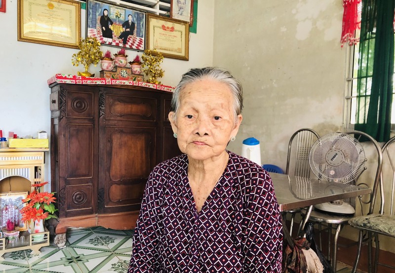 Đất sử dụng liên tục hơn 40 năm “tự dưng” mang tên người khác