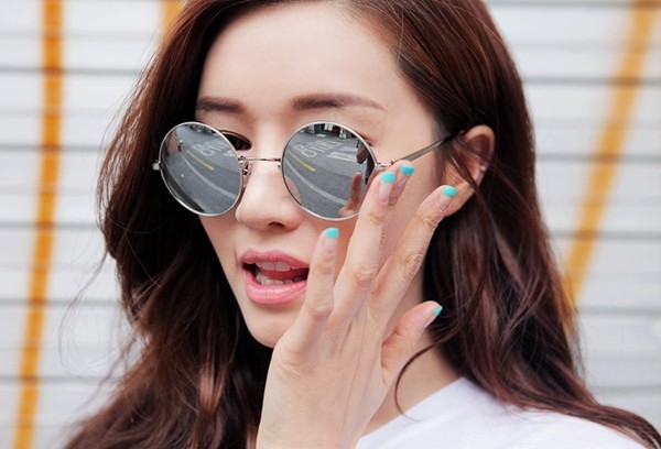 Kết quả hình ảnh cho đeo kính râm