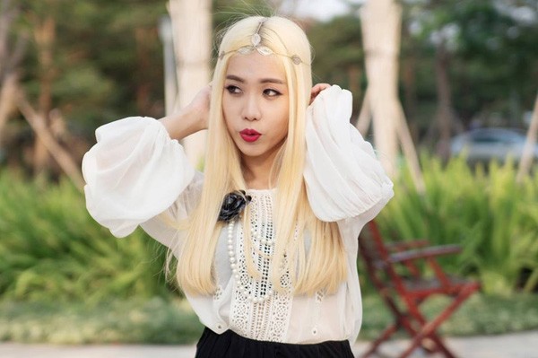 Kết quả hình ảnh cho nhuộm tóc màu vàng bạch kim