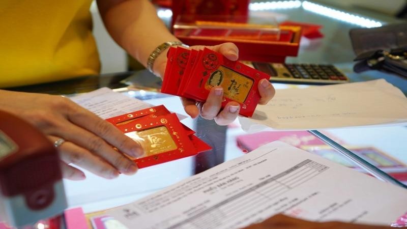 Giá vàng giảm thêm gần một triệu đồng/lượng