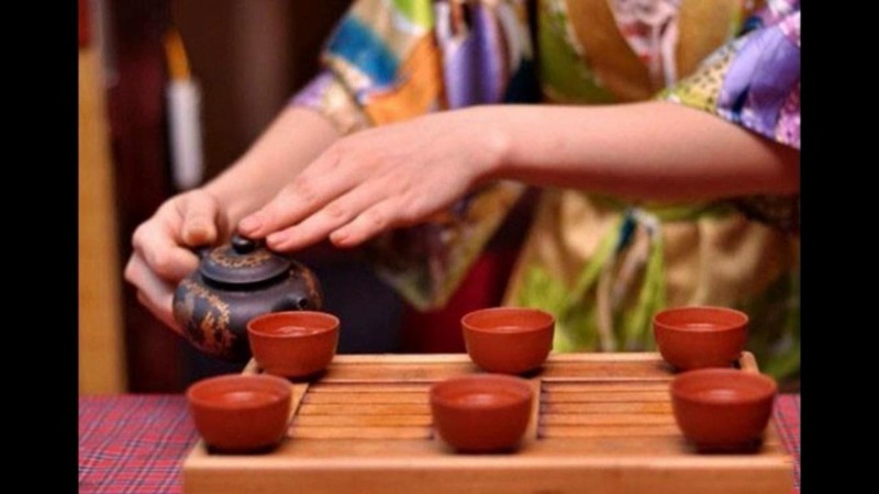 Kết quả hình ảnh cho cách rót trà đạo nhật bản