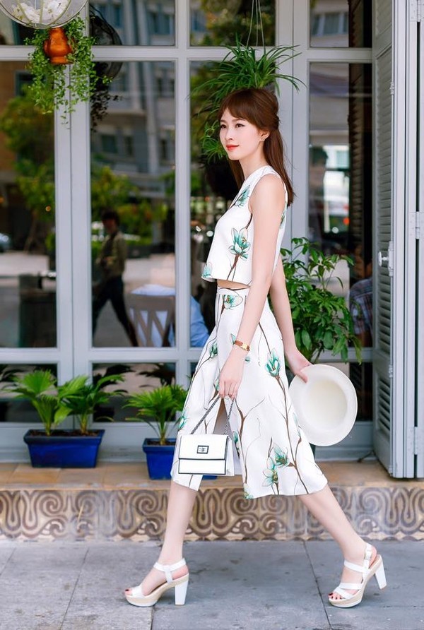 Kết quả hình ảnh cho Thoi trang hoa hau Thu Thao