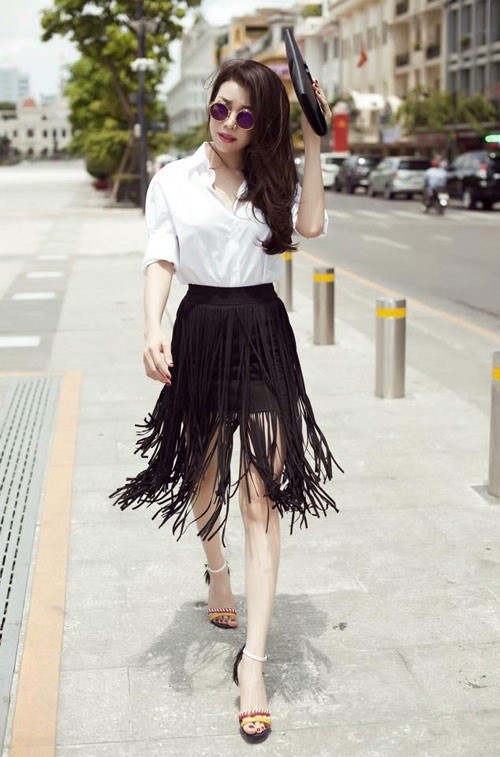 Kết quả hình ảnh cho Váy đen cơ bản