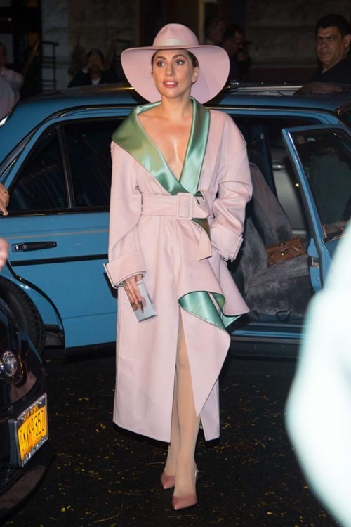 Lady Gaga và những trang phục ‘nóng’ nhất tuần qua ảnh 3