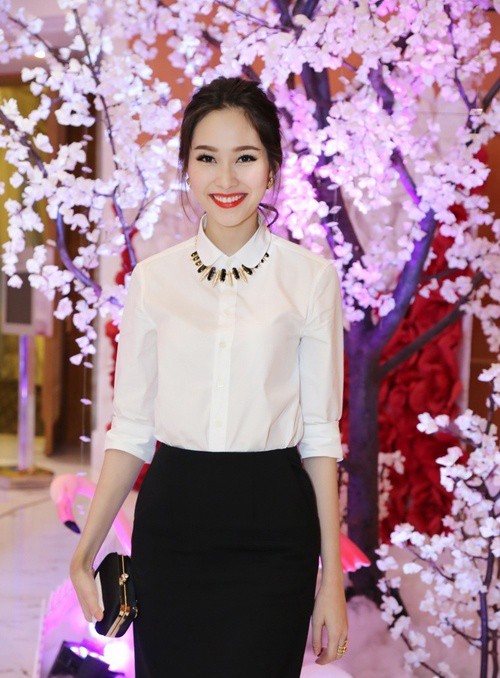 Kết quả hình ảnh cho Chân váy bút áo trắng sao Châu Âu