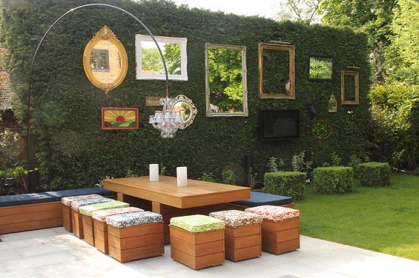Kết quả hình ảnh cho bàn ghế gỗ để vườn
