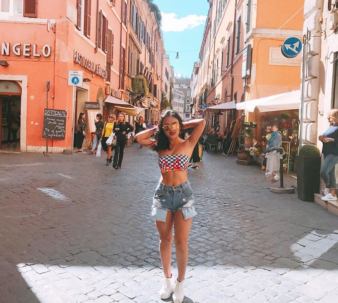 chuyen-di-chau-au-sang-chanh-nhung-dang-tien-cua-nang-nam-lun-sexy-13
