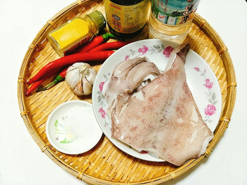 Muc xao ca ri cay hinh anh 1