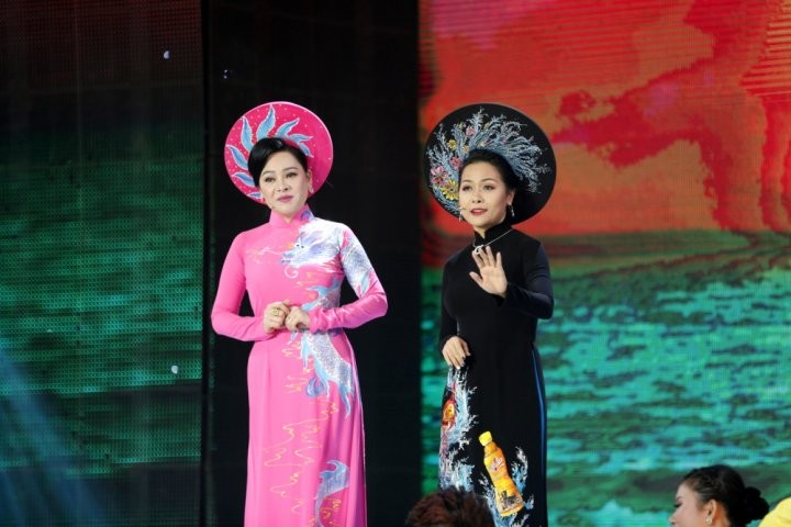 3. Ca si Dong Dao va doanh nhan Tran Uyen Phuong (2)
