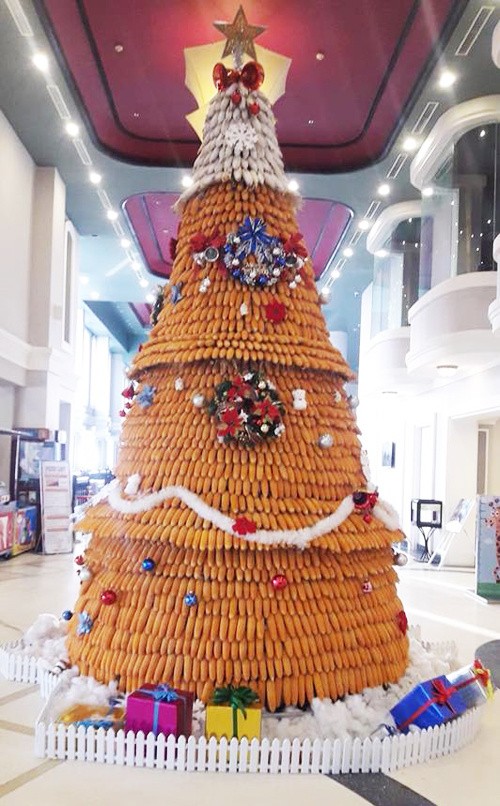 Những cây thông Noel độc và lạ ở Việt Nam