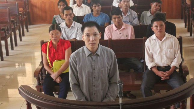 “Anh còn nợ em một đám cưới”