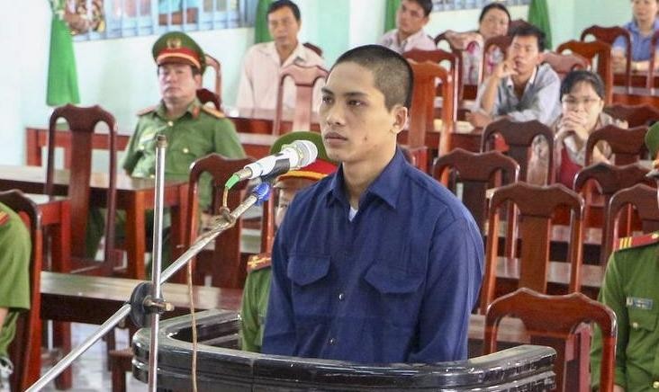 Bị cáo Châu Thanh Long trước vành móng ngựa.