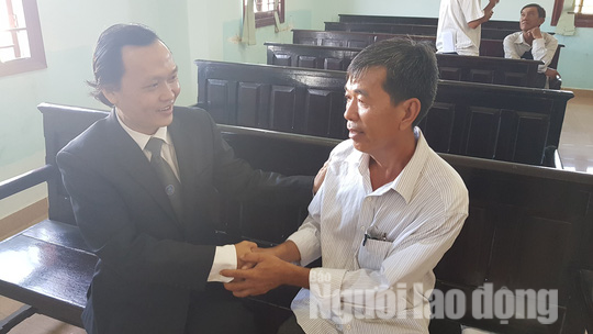 Bệnh viện hỗ trợ 375 triệu đồng cho bệnh nhân bị cắt nhầm thận - Ảnh 1. Bệnh viện hỗ trợ 375 triệu đồng cho bệnh nhân bị cắt nhầm thận - Ảnh 1.