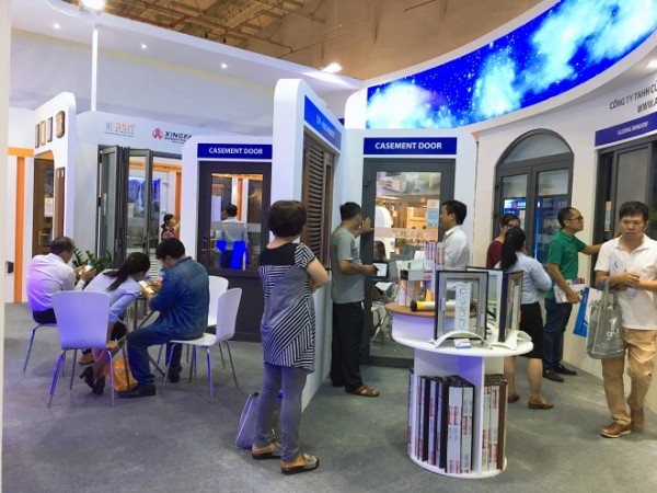 Aseanwindow và Xingfa hút khách tham quan tại Vietbuild ảnh 2
