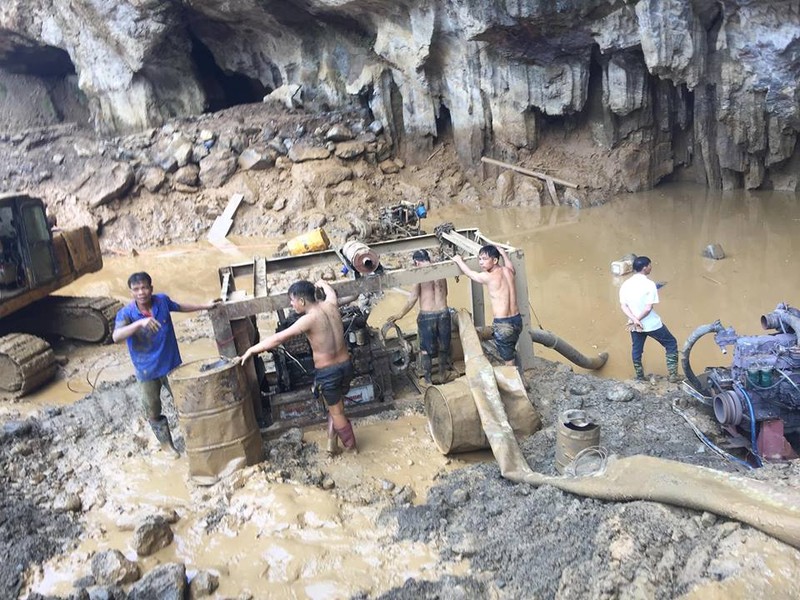 Sap mo o Hoa Binh, 2 nguoi mac ket: Bat giu chu bai khai thac vang hinh anh 1