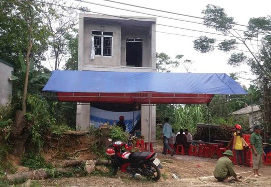 Ghen tuông, chồng chém chết vợ rồi nhảy sông tự tử - Ảnh 1. Ghen tuông, chồng chém chết vợ rồi nhảy sông tự tử - Ảnh 1.