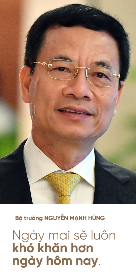 Bộ trưởng Nguyễn Mạnh Hùng: Người lính trui rèn cả cuộc đời để lĩnh xướng “cuộc chiến” Công nghiệp 4.0 - Ảnh 3. Bộ trưởng Nguyễn Mạnh Hùng: Người lính trui rèn cả cuộc đời để lĩnh xướng “cuộc chiến” Công nghiệp 4.0 - Ảnh 3.