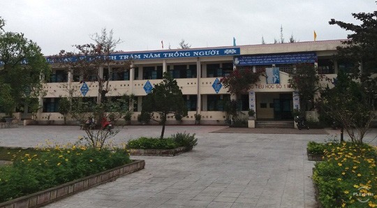 Chép nhầm đề, học sinh lớp 1 bị cô chủ nhiệm tát nhập viện - Ảnh 2. Chép nhầm đề, học sinh lớp 1 bị cô chủ nhiệm tát nhập viện - Ảnh 2.