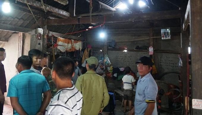 Ngôi nhà nơi phát hiện 3 cha con tử vong trong tư thế treo cổ - Ảnh: CTV