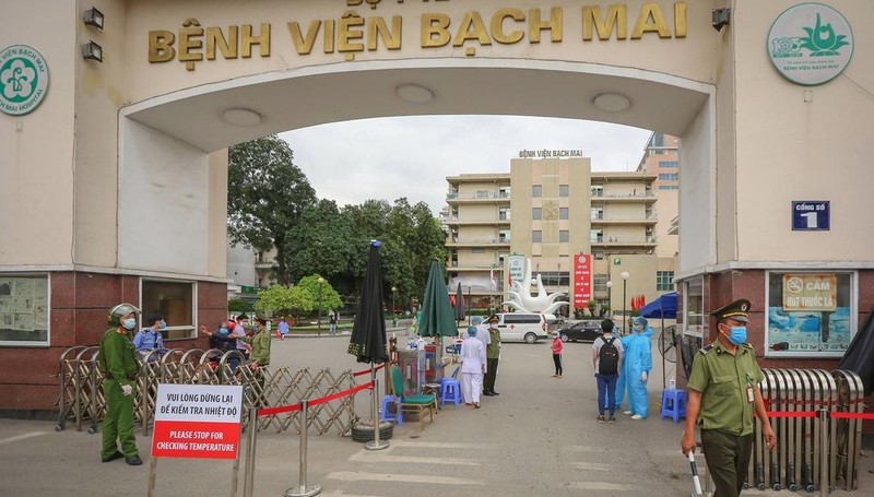 Bệnh viện Bạch Mai tiếp tục tiếp nhận, điều trị các bệnh nhân nặng, nguy kịch