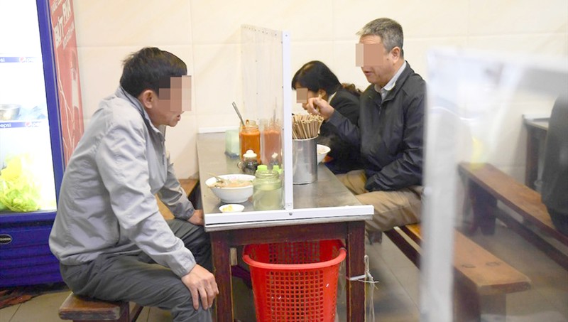 Nhiều cơ sở kinh doanh đã chủ động thực hiện các biện pháp phòng, chống dịch bệnh.