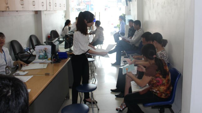 Người dân làm thủ tục công chứng tại Văn phòng Công chứng Đào và Đồng nghiệp