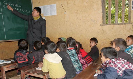 Lớp học đơn sơ - nơi thầy và trò ngày ngày ươm mầm những ước mơ