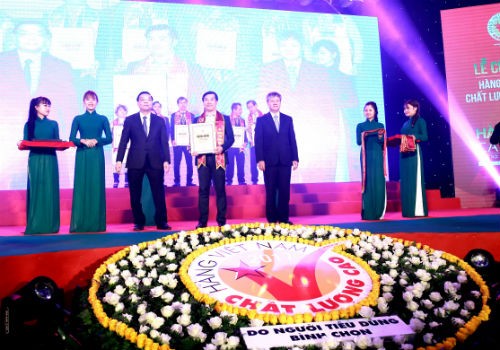 Vinamilk 21 năm liền đạt giải thưởng Hàng Việt Nam chất lượng cao
