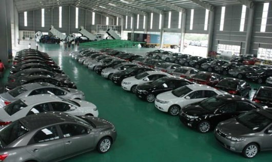 Người mua đang phân vân việc chờ đợi thuế nhập khẩu về 0% để mua xe. Ảnh minh họa
