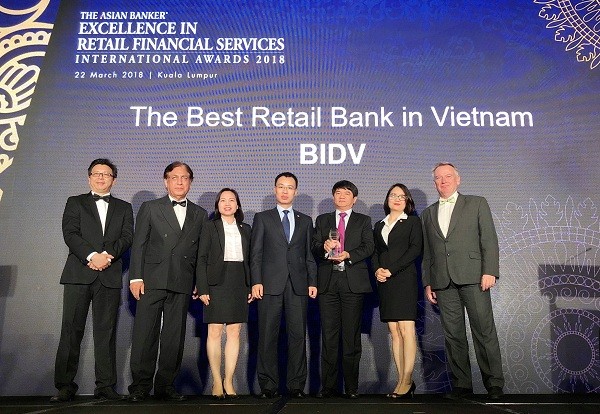 Dấu ấn Ngân hàng bán lẻ Việt Nam trên trường Quốc tế