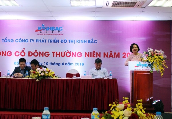 chi-huong-phat-bieu-1